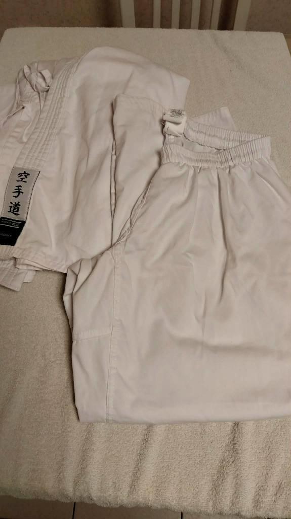 Decathlon judo / karate pak kimono maat 190 cm XL, Sport en Fitness, Vechtsporten en Zelfverdediging, Zo goed als nieuw, Karate