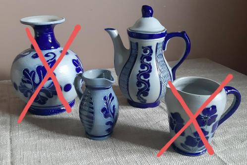 Aardewerk potten met tekeningen in reliëf, Antiek en Kunst, Antiek | Keramiek en Aardewerk, Ophalen of Verzenden
