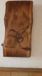 Paardekop op hout gebrand., Antiquités & Art, Antiquités | Accessoires de maison, Enlèvement ou Envoi