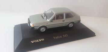2x Volvo 343 1/43 beschikbaar voor biedingen