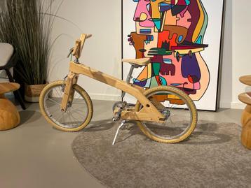 UNIEKE ORIGINELE HOUTEN FIETS 20" (HOGE AFWERKING) COCOMAT  beschikbaar voor biedingen