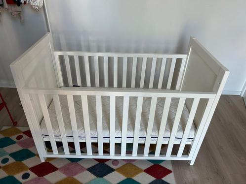 Babybed Troll en matras Traumeland, Kinderen en Baby's, Kinderkamer | Bedden, Zo goed als nieuw, Matras, Ophalen