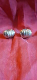 Paire de boucles d'oreilles clip, Bijoux, Sacs & Beauté, Enlèvement ou Envoi