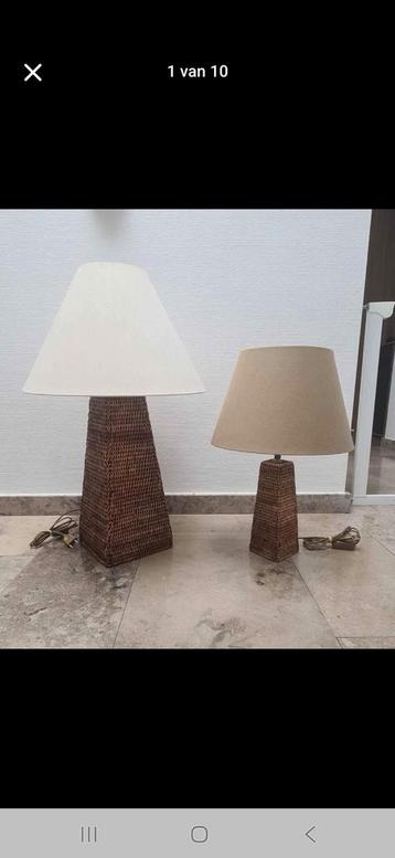 Twee rotan tafellampen beschikbaar voor biedingen