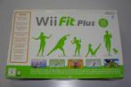 Wii Fit Plus + Balance Board Blanche, Consoles de jeu & Jeux vidéo, Jeux | Nintendo Wii, Enlèvement ou Envoi, 1 joueur, Comme neuf