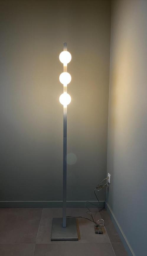 Staanlamp met dimmer, Huis en Inrichting, Lampen | Vloerlampen, Gebruikt, 150 tot 200 cm, Glas, Metaal, Ophalen