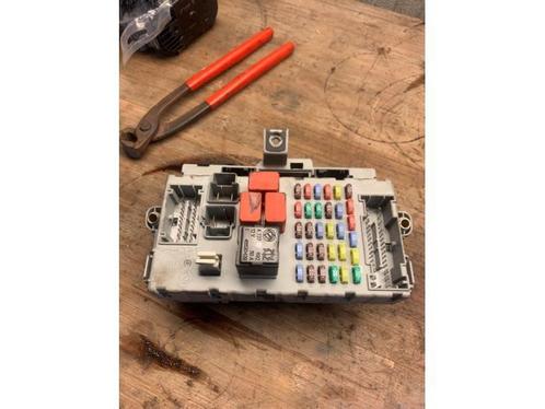 Zekeringkast van een Alfa Romeo 159, Auto-onderdelen, Elektronica en Kabels, Alfa Romeo, Gebruikt, 3 maanden garantie, Ophalen of Verzenden