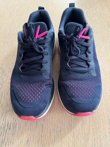 Skechers Go Walk maat 36, air-cooled, ArchFit, hyper burst beschikbaar voor biedingen