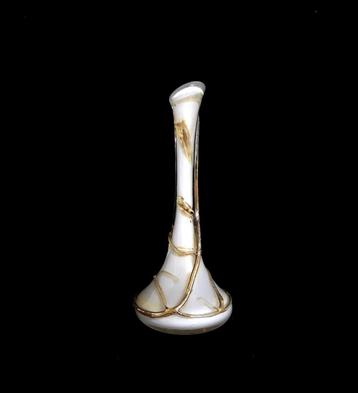 Val St Lambert Vaas in Wit Kristal met Amberkleurige Nerven  beschikbaar voor biedingen