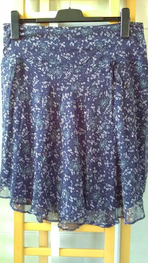 Jupe bleu marine à fleurs Yessica B et F 44, Vêtements | Femmes, Jupes, Comme neuf, Taille 42/44 (L), Bleu, Sous le genou, Enlèvement ou Envoi