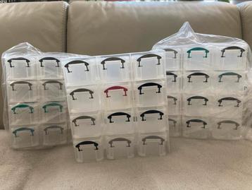 Opbergboxen met 12 bakjes beschikbaar voor biedingen