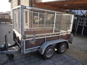 Remorque freinée 1000 kg + grillage 4.2 m³ + pneus neufs beschikbaar voor biedingen