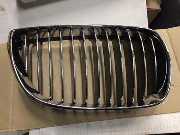 Nieren GRILLE Chrome  BMW 1 serie E81 E87  oe 51137128614 or