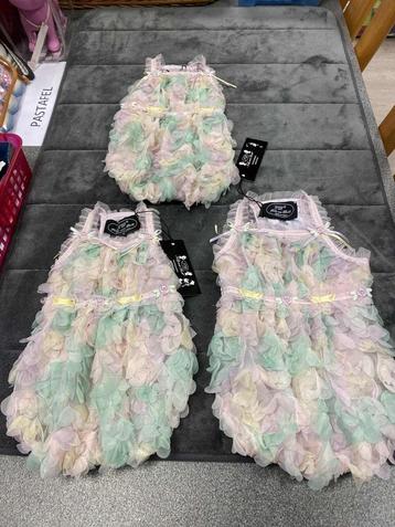 Prachtige kleedjes van luxemerk TTB aan outlet. beschikbaar voor biedingen