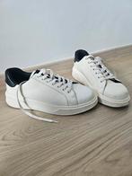Chaussure Zara - Couleur Blanc avec Noir Taille 41, Kleding | Heren, Schoenen, Ophalen, Zo goed als nieuw, Wit