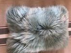 Grand coussin en mouton véritable, Ophalen of Verzenden, Zo goed als nieuw, Blauw, Rechthoekig