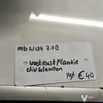 Mercedes W124  2.0 Benzine Interieurkap Linksonder thv motor, Auto-onderdelen, Ophalen of Verzenden, Gebruikt