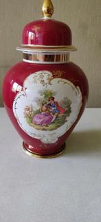 porseleinen pot met deksel en romantisch tafereel, Antiek en Kunst, Ophalen