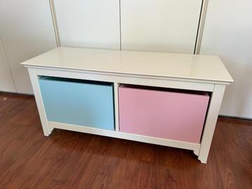 Opberg kastje voor slaapkamer of speelruimte (2 beschikbaar) beschikbaar voor biedingen