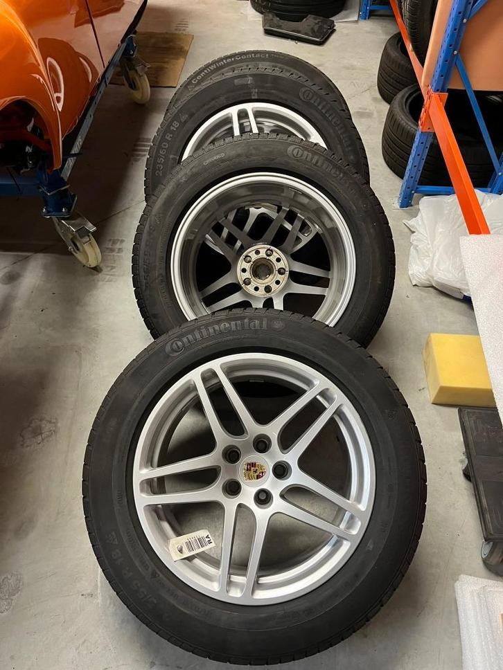 PORSCHE Macan 18" velgen + winterbanden topstaat, Auto-onderdelen, Banden en Velgen, Banden en Velgen, Winterbanden, 18 inch, 235 mm