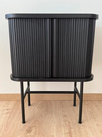 2 nachtkastjes beschikbaar voor biedingen