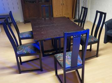 Eetkamer. Tafel + 6 stoelen (apart verkrijgbaar)