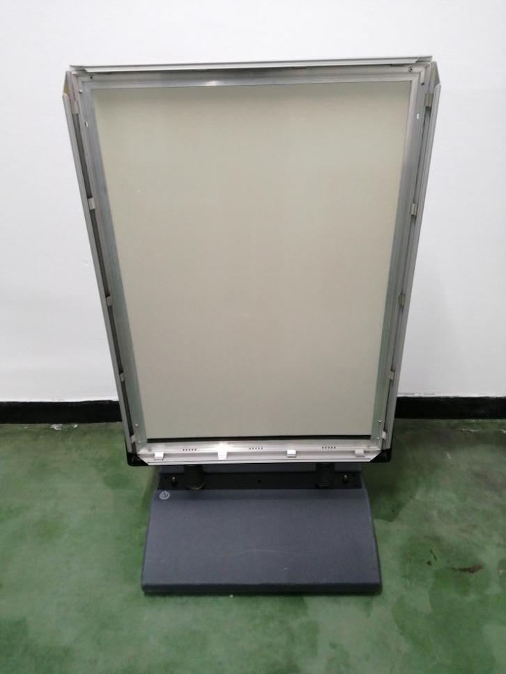 Stoepbord 125€ Met wieltjes, Verzamelen, Merken en Reclamevoorwerpen, Gebruikt, Reclamebord, Ophalen