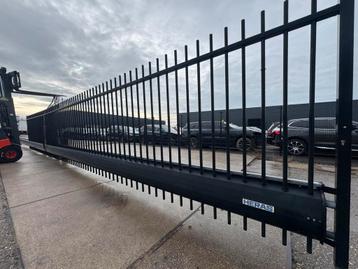 Grote Vrijdragende schuifpoort Heras ! beschikbaar voor biedingen