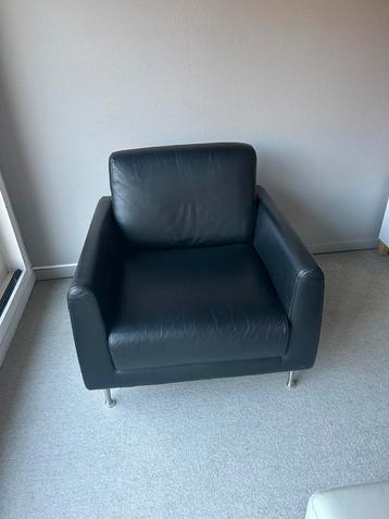Zwarte zetel / fauteuil beschikbaar voor biedingen