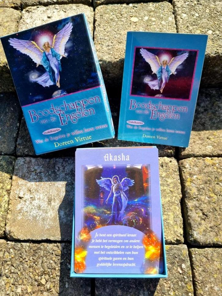 Boodschappen van de engelen van Doreen Virtue, Boeken, Esoterie en Spiritualiteit, Zo goed als nieuw, Tarot of Kaarten leggen