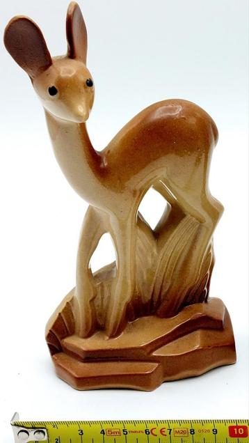 Saint-Clément Art Deco beeldje van een hinde beschikbaar voor biedingen
