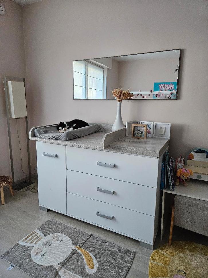 Commode babykamer (inclusief vergroter voor ververskussen), Kinderen en Baby's, Kinderkamer | Commodes en Kasten, Gebruikt, Commode
