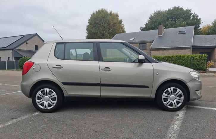Skoda Fabia 1.2 TDI - 2011 DISPONIBLE Avec Feuille rose, Auto's, Skoda, Particulier, Fabia, Diesel, Euro 5, 5 deurs, Handgeschakeld