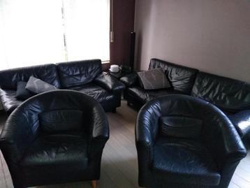 Lederen salon beschikbaar voor biedingen