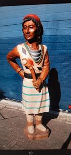 Hardhouten Zwaar Beeld, Ophalen