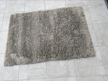 Tapijt met lange haren beschikbaar voor biedingen