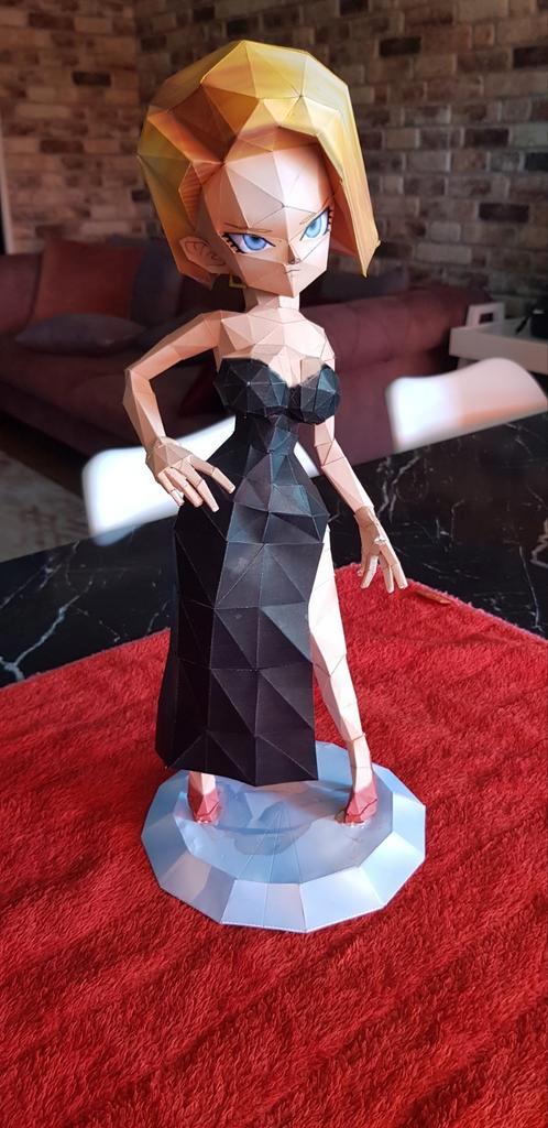 Papercraft dragonball c18 figuren, Verzamelen, Beelden en Beeldjes, Zo goed als nieuw, Ophalen of Verzenden