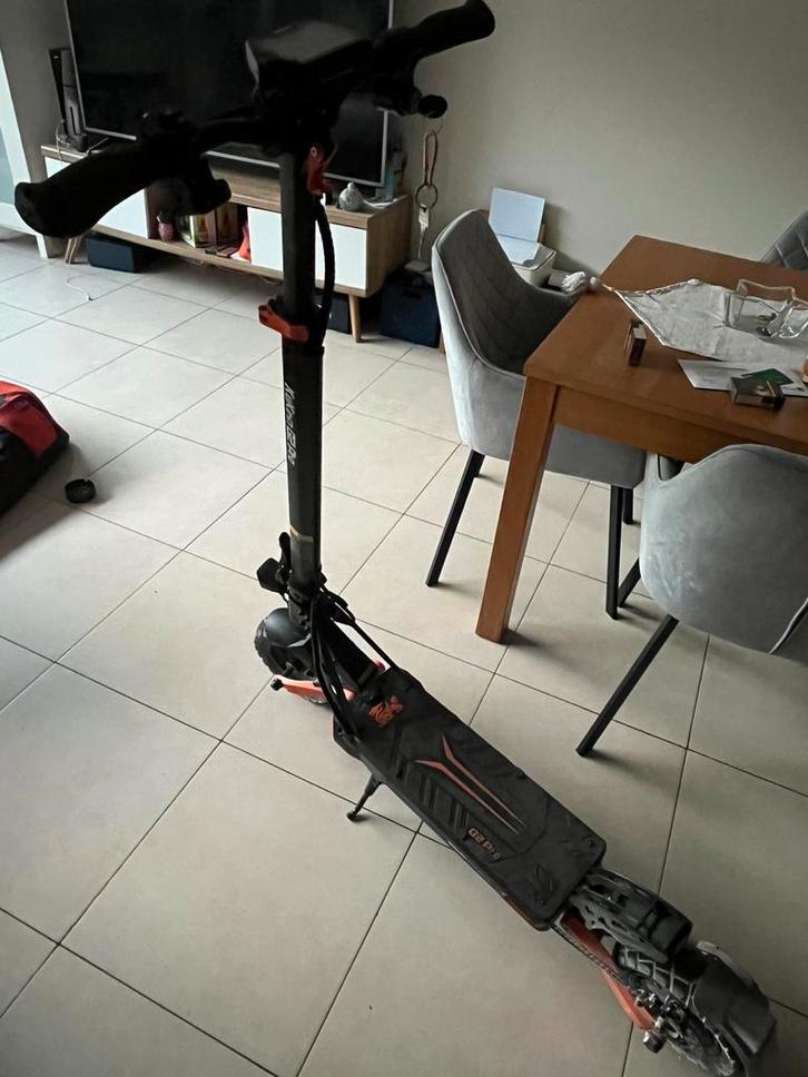 Elektrische step, Fietsen en Brommers, Steps, Zo goed als nieuw, Ophalen