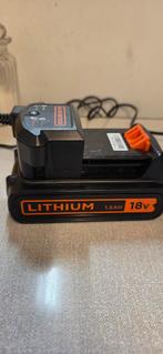 Chargeur  plus 2 batterie black decker, Doe-het-zelf en Bouw, Gereedschap | Overige machines, Ophalen