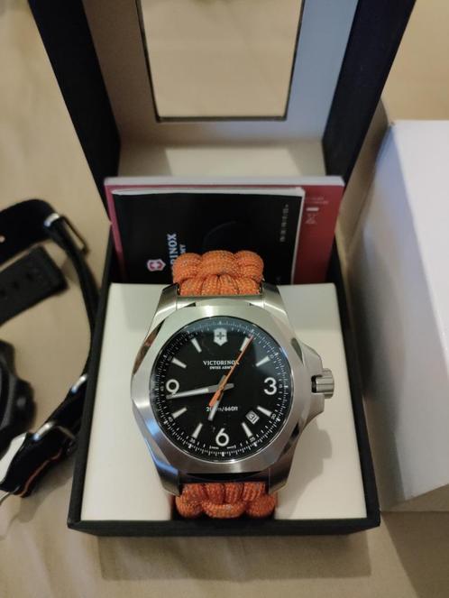 montre pour homme Victorinox INOX bracelet Paracorde, Handtassen en Accessoires, Horloges | Heren, Nieuw, Polshorloge, Overige merken