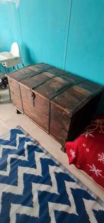 Vieux coffre bois antique, Maison & Meubles, Accessoires pour la Maison | Coffres, Comme neuf, Enlèvement ou Envoi