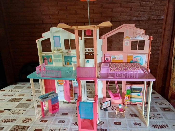 Speelgoedhuis opvouwbaar met mechanische lift + ass, Kinderen en Baby's, Speelgoed | My Little Pony, Zo goed als nieuw, Ophalen