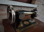 Ornements de jardin et ancienne machine à coudre, Antiquités & Art, Antiquités | Machines à coudre, Enlèvement