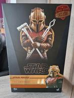 Star Wars Hot Toys TMS044 The Armorer Exclusive Mandalorian, Collections, Envoi, Comme neuf, Figurine