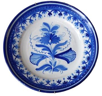 oud Delfts keramieken sierbord beschikbaar voor biedingen