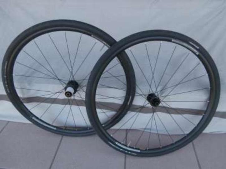 Set racewielen Bontrager, Fietsen en Brommers, Fietsonderdelen, Zo goed als nieuw, Racefiets, Wiel, Ophalen