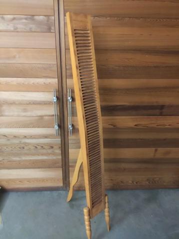 Design houten cd rek beschikbaar voor biedingen