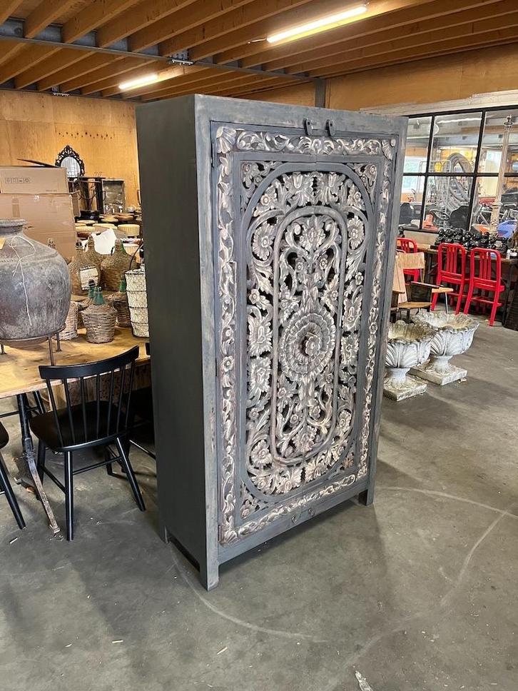 Fraaie Handgesneden Kast uit India Uniek exemplaar, Huis en Inrichting, Kasten | Buffetkasten, Nieuw, 150 tot 200 cm, 100 tot 150 cm