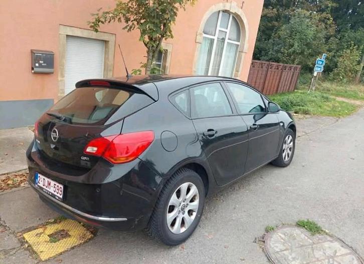 Opel Astra 1.7 diesel avec 155.000km, Autos, Opel, Particulier, Astra, ABS, Caméra de recul, Phares directionnels, Régulateur de distance