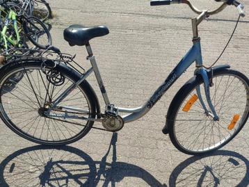 Damesfiets  beschikbaar voor biedingen